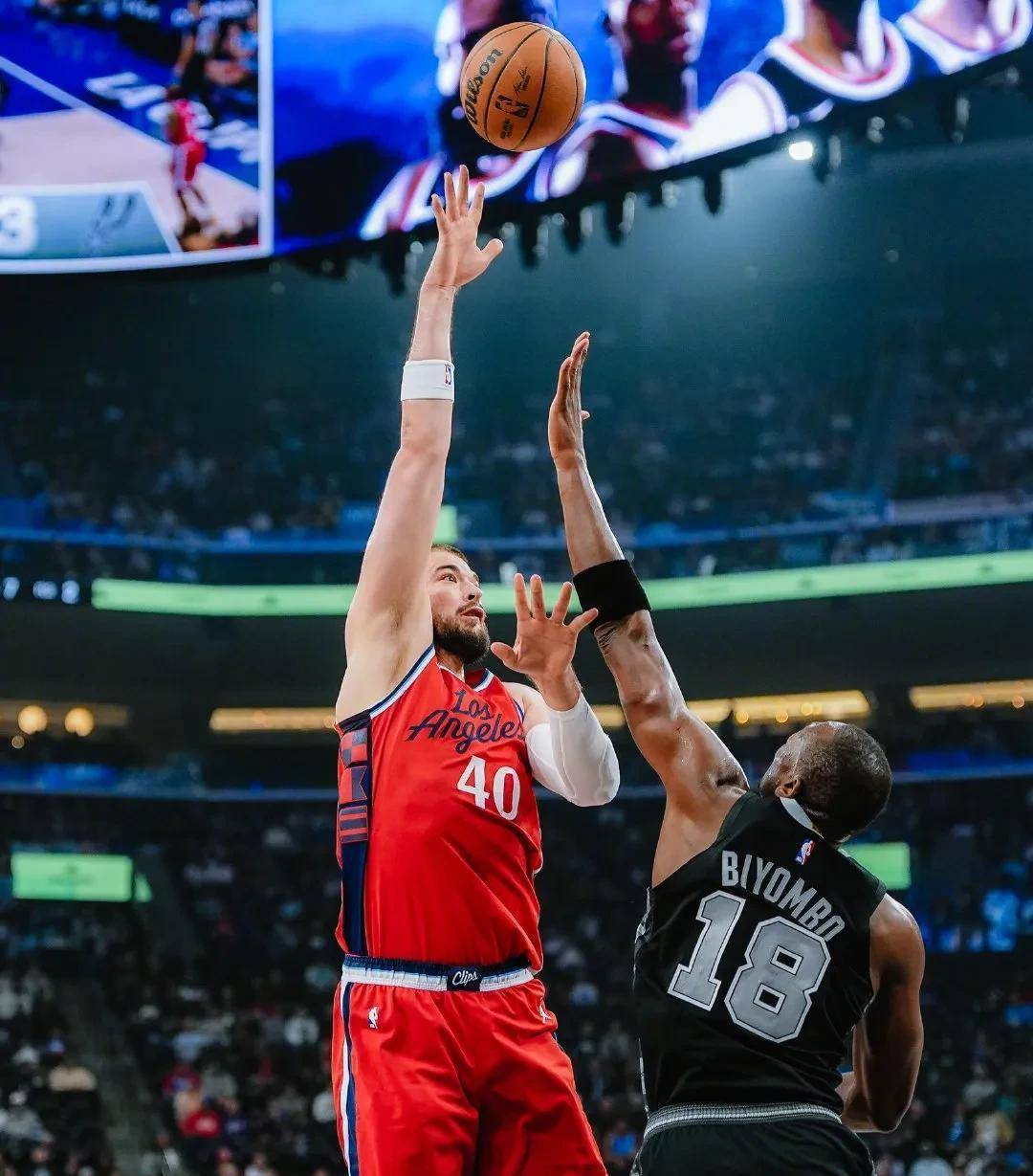 米切尔，约基奇，火箭！的简单介绍