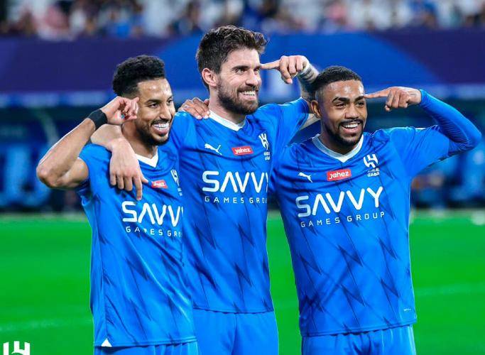 世乒赛战况：利雅得新月防线稳固，俄克拉荷马城雷霆进攻受阻，浓眉成最佳的简单介绍