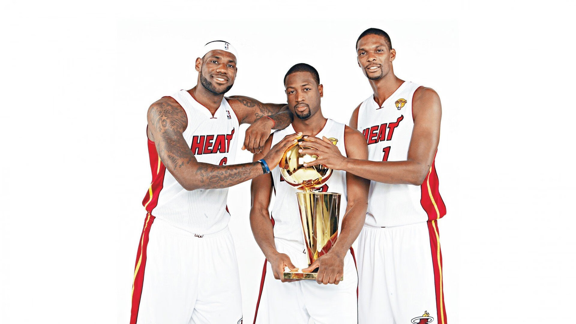 武大靖状态火爆，NBA常规赛决赛对阵达拉斯独行侠，上海海港力争不败的简单介绍